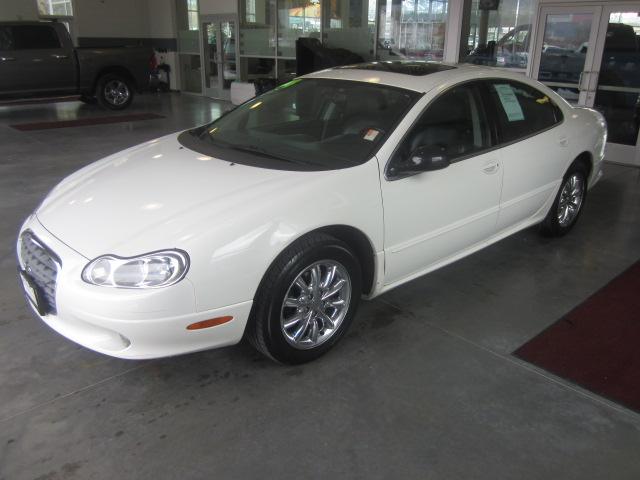 2004 Chrysler Concorde SLT 25