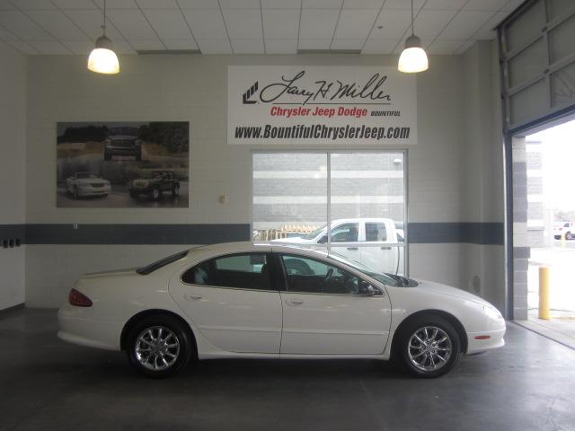 2004 Chrysler Concorde SLT 25