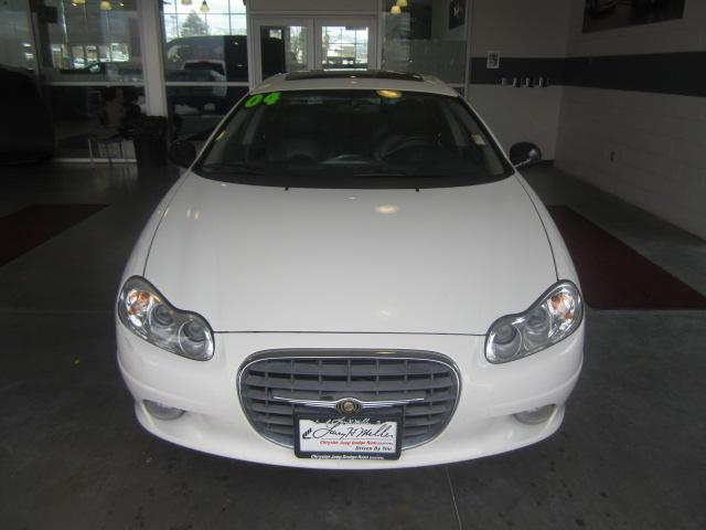 2004 Chrysler Concorde SLT 25