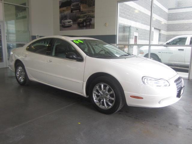 2004 Chrysler Concorde SLT 25