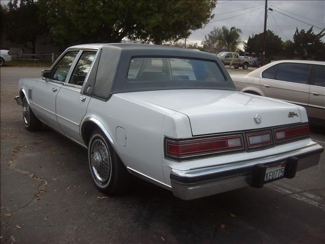 1988 Chrysler Fifth Avenue Unknown