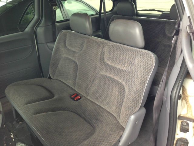 2000 Chrysler Grand Voyager Base