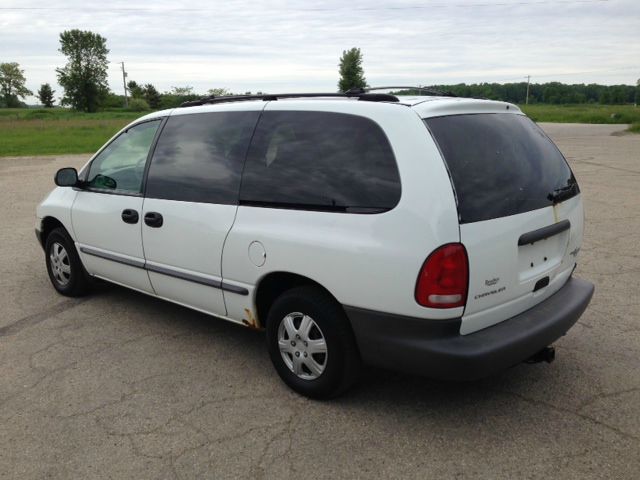 2000 Chrysler Grand Voyager Base