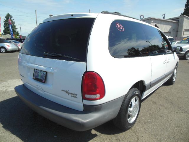 2000 Chrysler Grand Voyager SE