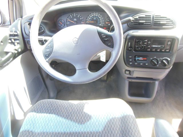 2000 Chrysler Grand Voyager SE