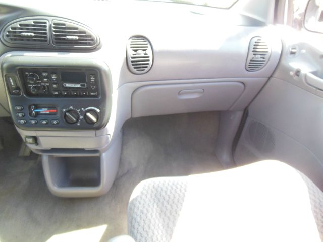 2000 Chrysler Grand Voyager SE