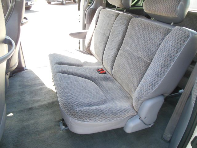 2000 Chrysler Grand Voyager SE