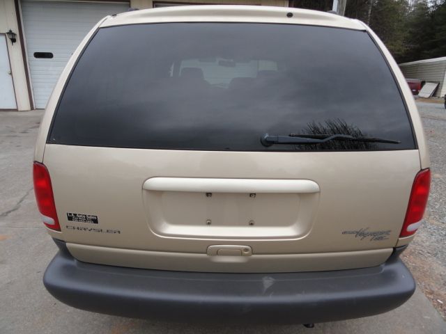 2000 Chrysler Grand Voyager SE