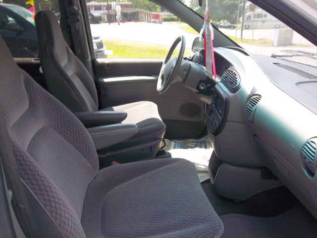 2000 Chrysler Grand Voyager SE