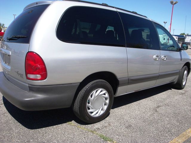 2000 Chrysler Grand Voyager SE