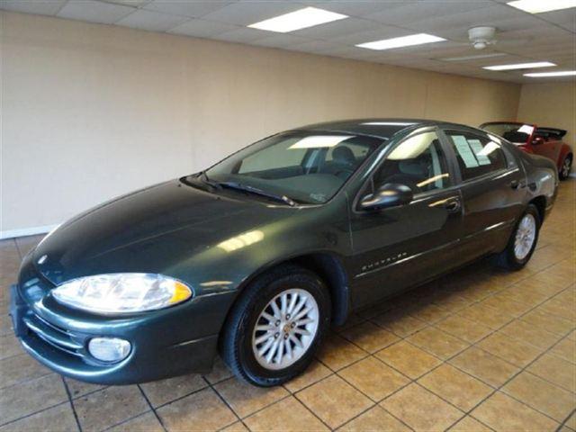 2000 Chrysler Intrepid SE 2WD