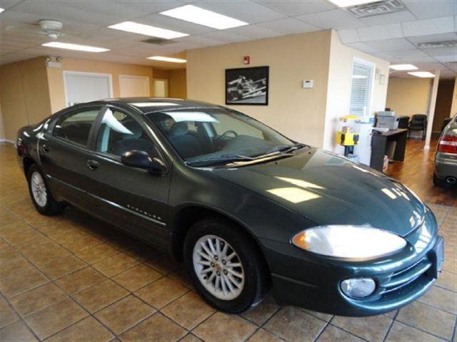 2000 Chrysler Intrepid SE 2WD