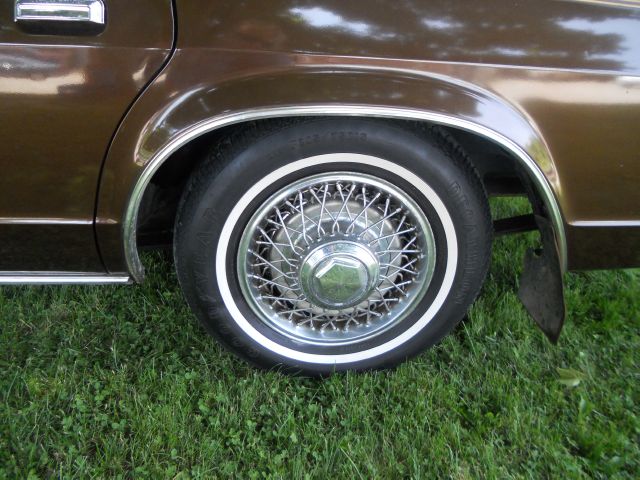 1981 Chrysler Newport EXT CAB LT