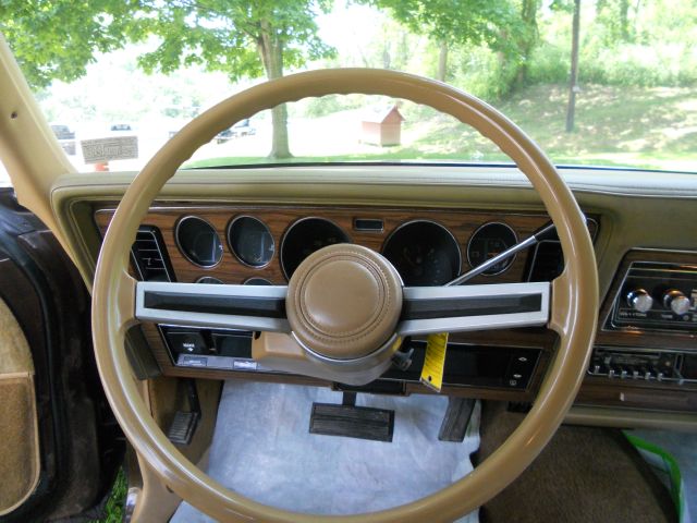 1981 Chrysler Newport EXT CAB LT