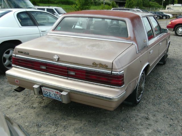 1986 Chrysler New Yorker Base