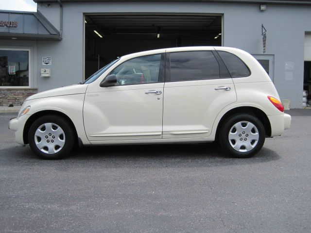 2004 Chrysler PT Cruiser Base