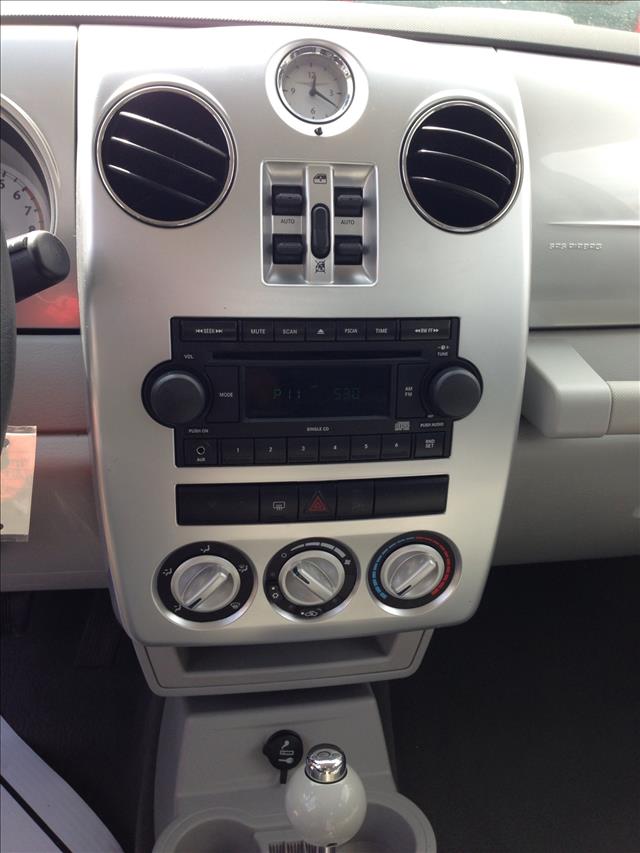 2006 Chrysler PT Cruiser Base