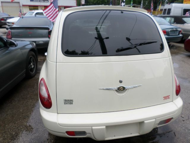 2006 Chrysler PT Cruiser 29