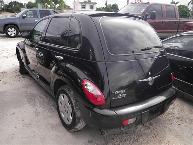 2008 Chrysler PT Cruiser Elk Conversion Van