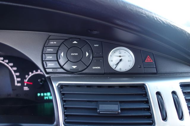 2004 Chrysler Pacifica EX - DUAL Power Doors