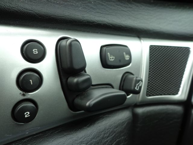 2004 Chrysler Pacifica EX - DUAL Power Doors