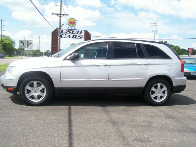 2004 Chrysler Pacifica Luxury II Sedan