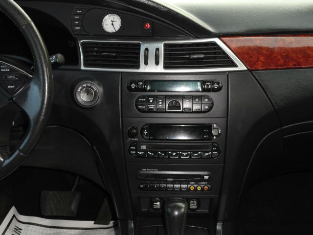 2004 Chrysler Pacifica EX - DUAL Power Doors