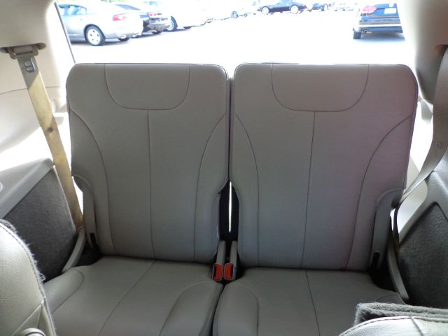 2005 Chrysler Pacifica (value Line)