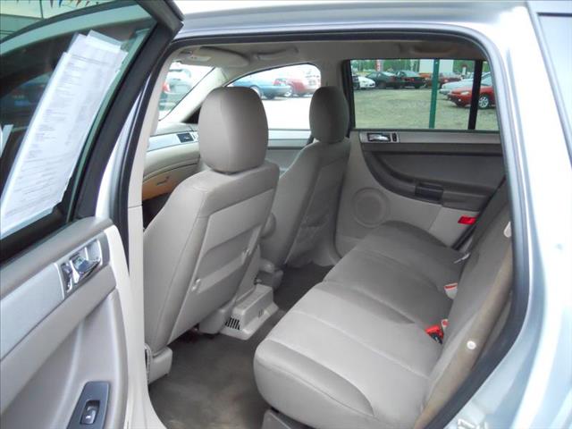 2005 Chrysler Pacifica LS Sedan Hatchback