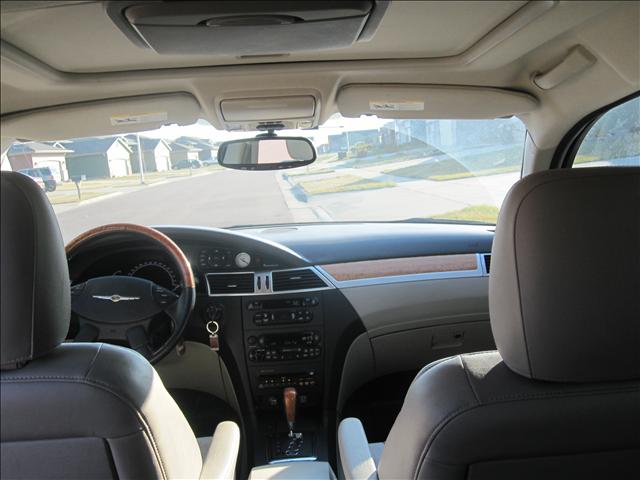 2006 Chrysler Pacifica SLT 25