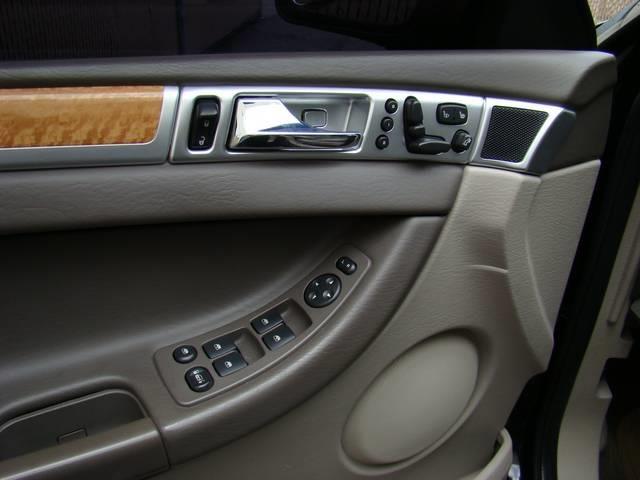 2006 Chrysler Pacifica SLT 25