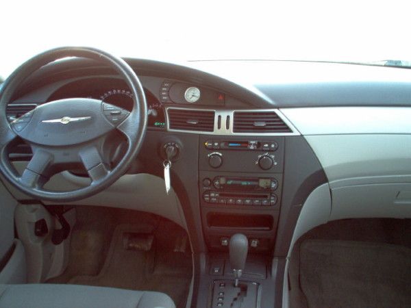 2008 Chrysler Pacifica Touring W 6 Disc