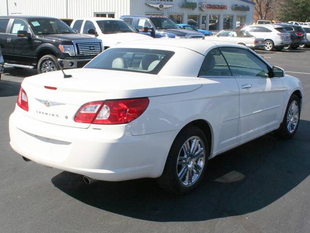 2008 Chrysler Sebring SLT Quad Cab Long Bed 4WD