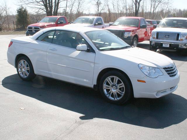 2008 Chrysler Sebring SLT Quad Cab Long Bed 4WD