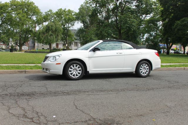 2009 Chrysler Sebring 4dr 112 Inch WB Eddie Bauer SUV