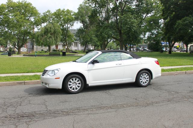 2009 Chrysler Sebring 4dr 112 Inch WB Eddie Bauer SUV