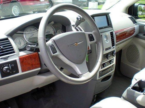 2009 Chrysler Town Unknown