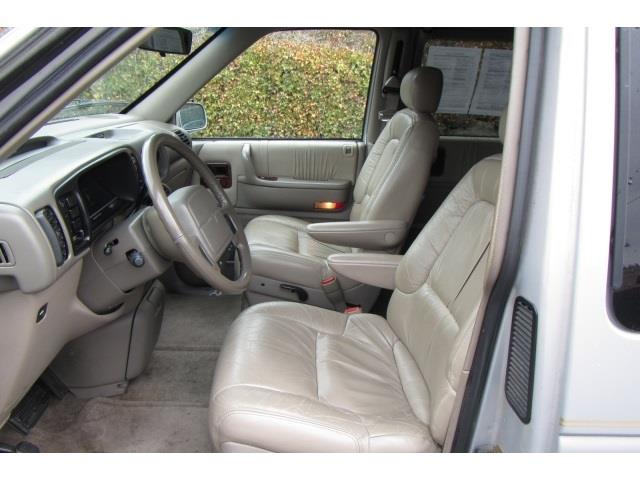 1994 Chrysler Town and Country Unknown