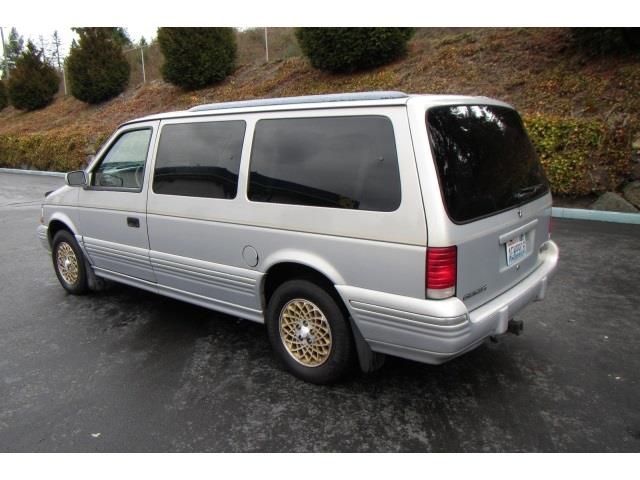 1994 Chrysler Town and Country Unknown