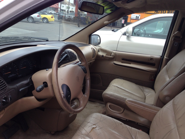 1996 Chrysler Town and Country S Sedan Under FULL Factory Warranty