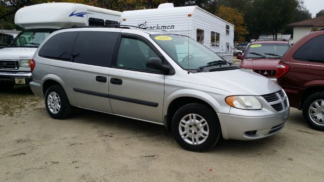 1996 Chrysler Town and Country Base