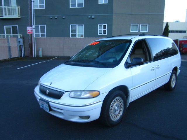 1997 Chrysler Town and Country H6 L.L. Bean