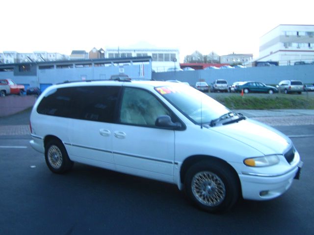 1997 Chrysler Town and Country H6 L.L. Bean