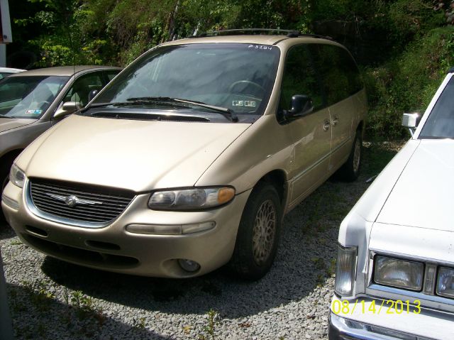 1998 Chrysler Town and Country S Sedan Under FULL Factory Warranty