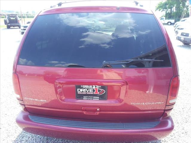 1999 Chrysler Town and Country Quad Coupe 3