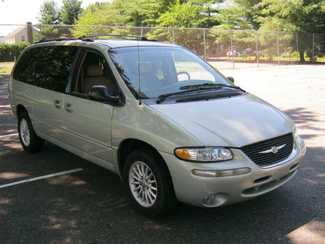 1999 Chrysler Town and Country Quad Coupe 3