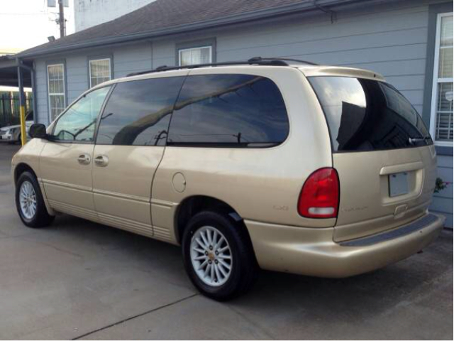 1999 Chrysler Town and Country Disovery