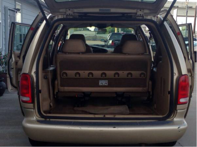 1999 Chrysler Town and Country Disovery