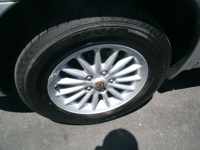 1999 Chrysler Town and Country Quad Coupe 3