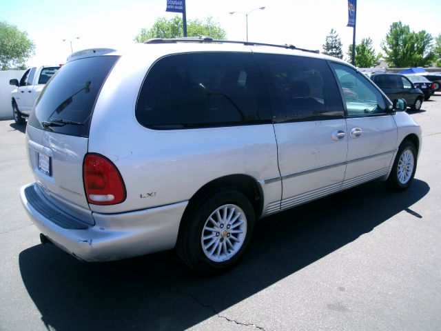 1999 Chrysler Town and Country Quad Coupe 3
